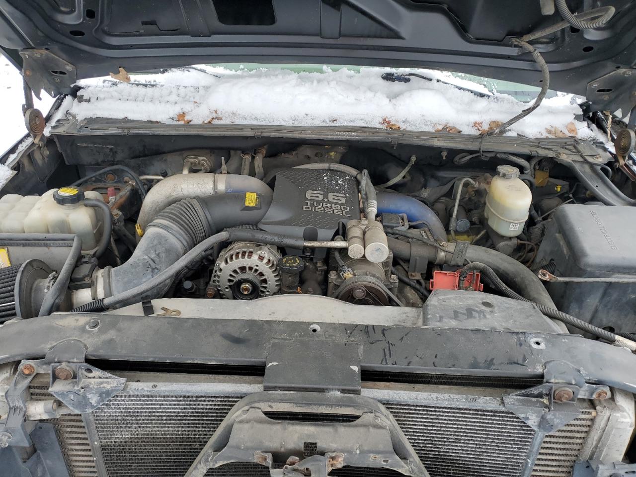 2001 Chevrolet Silverado - Image 11