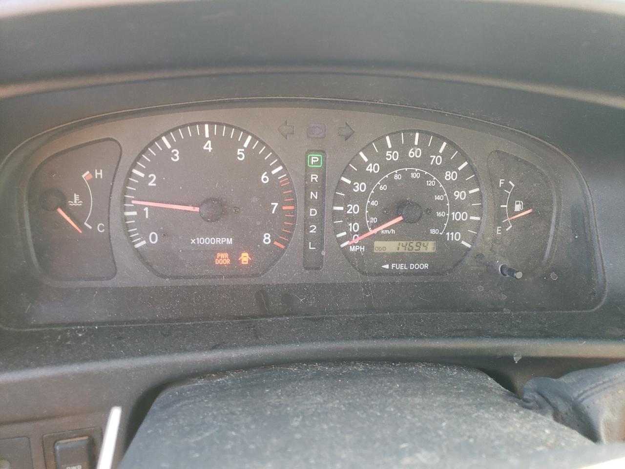 2000 Toyota Sienna - Image 9