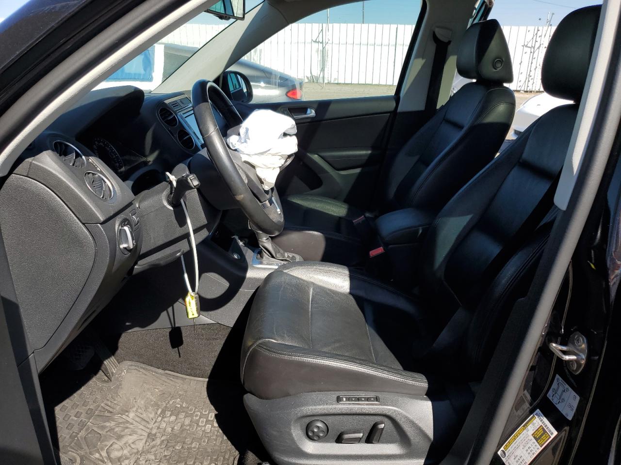 2017 Volkswagen Tiguan - Image 7