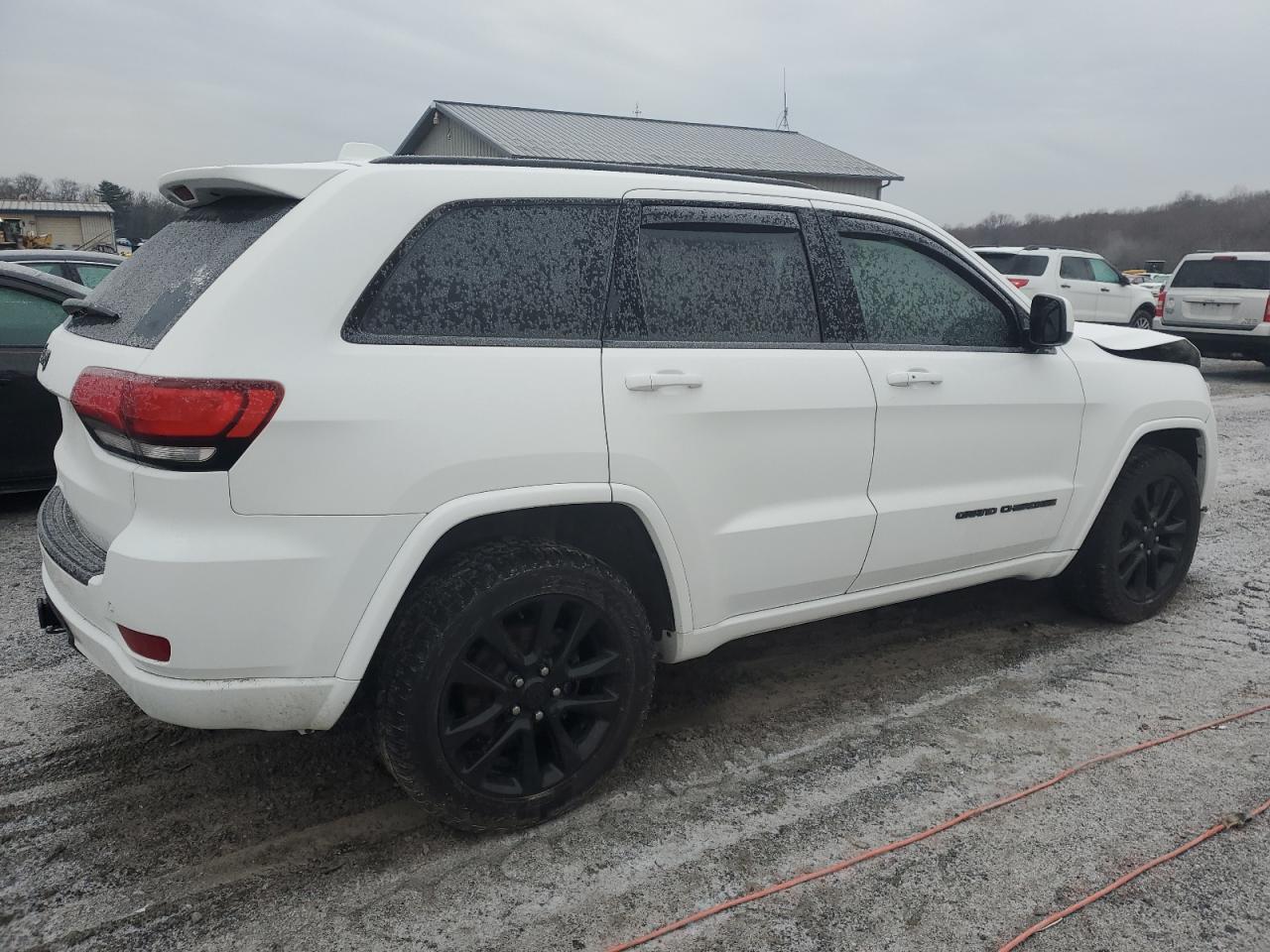 2017 Jeep Grand Cherokee - Image 3