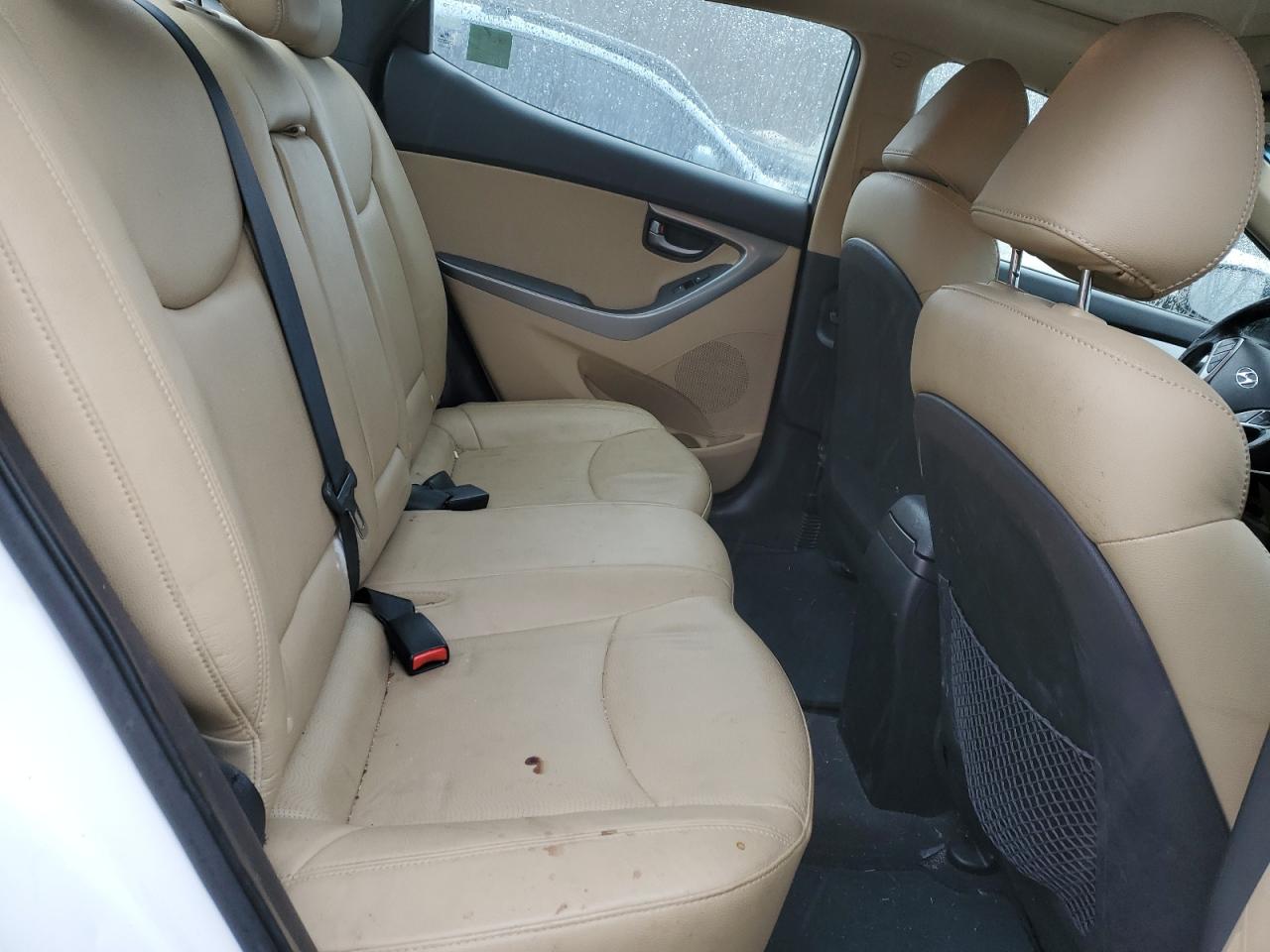2012 Hyundai Elantra - Image 10