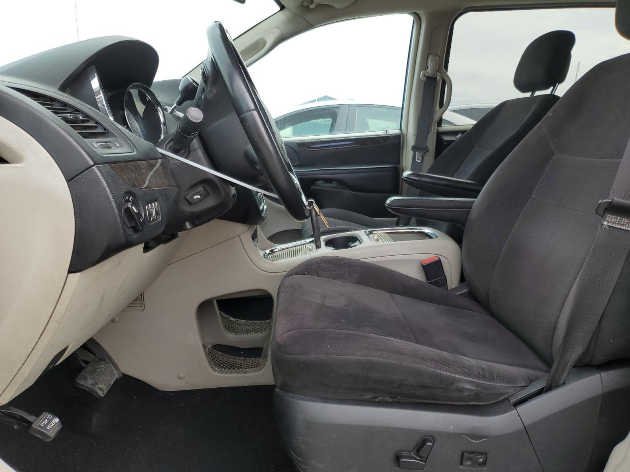 2011 Dodge Caravan - Image 7