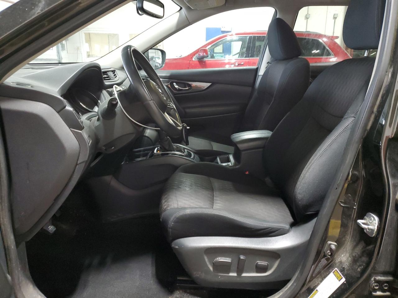 2017 Nissan Rogue - Image 7