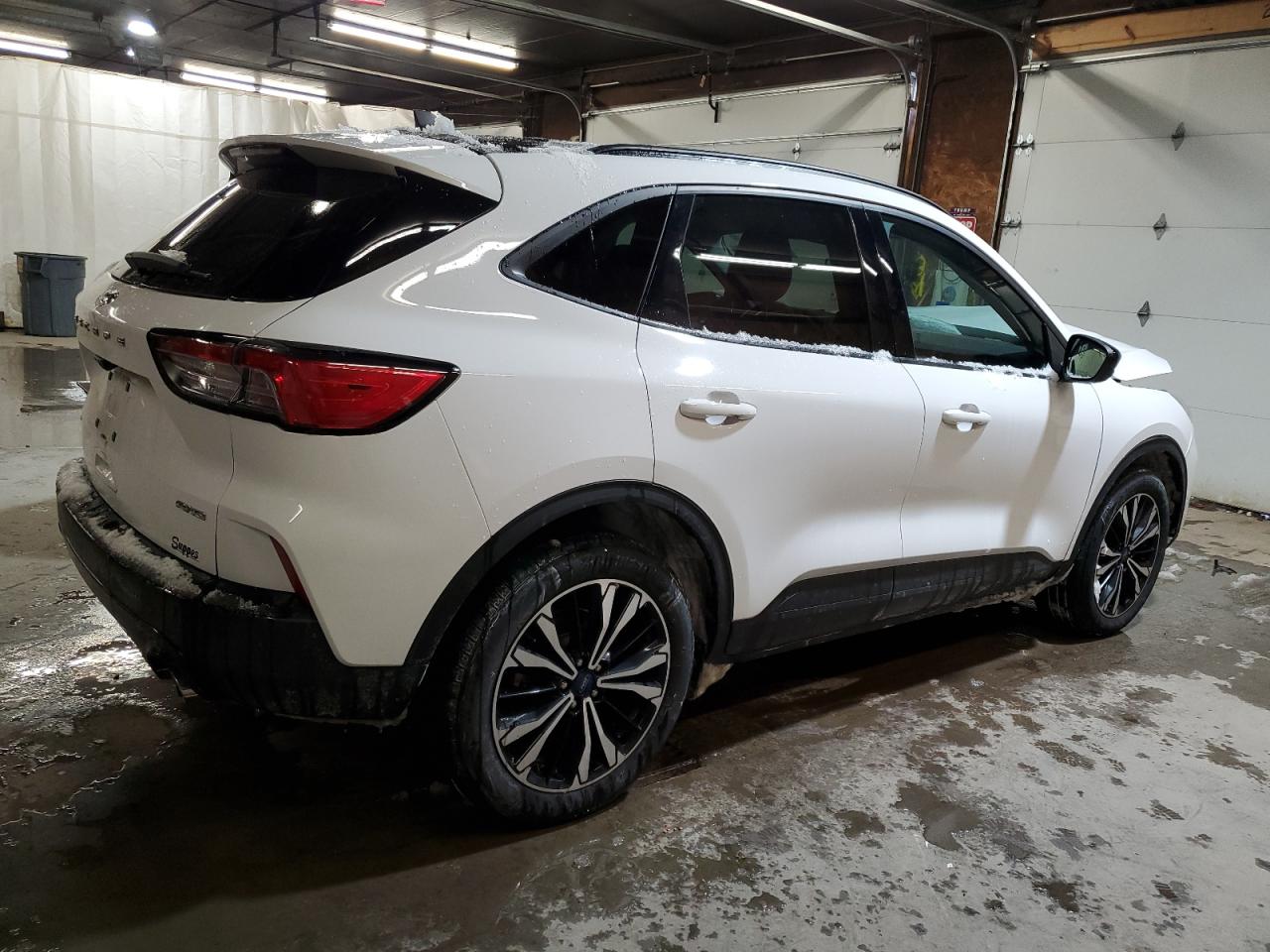 2022 Ford Escape - Image 3