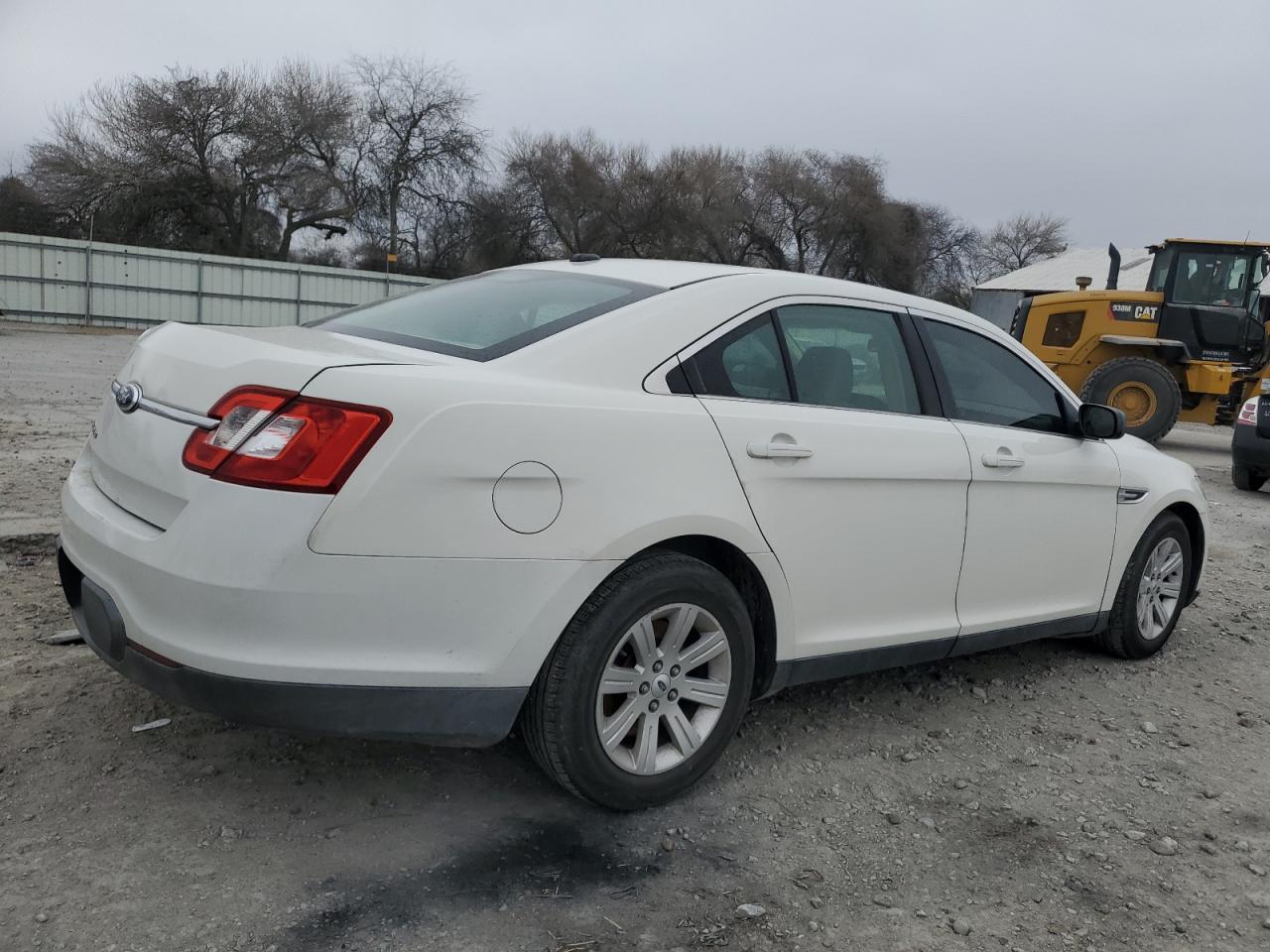 2011 Ford Taurus - Image 3