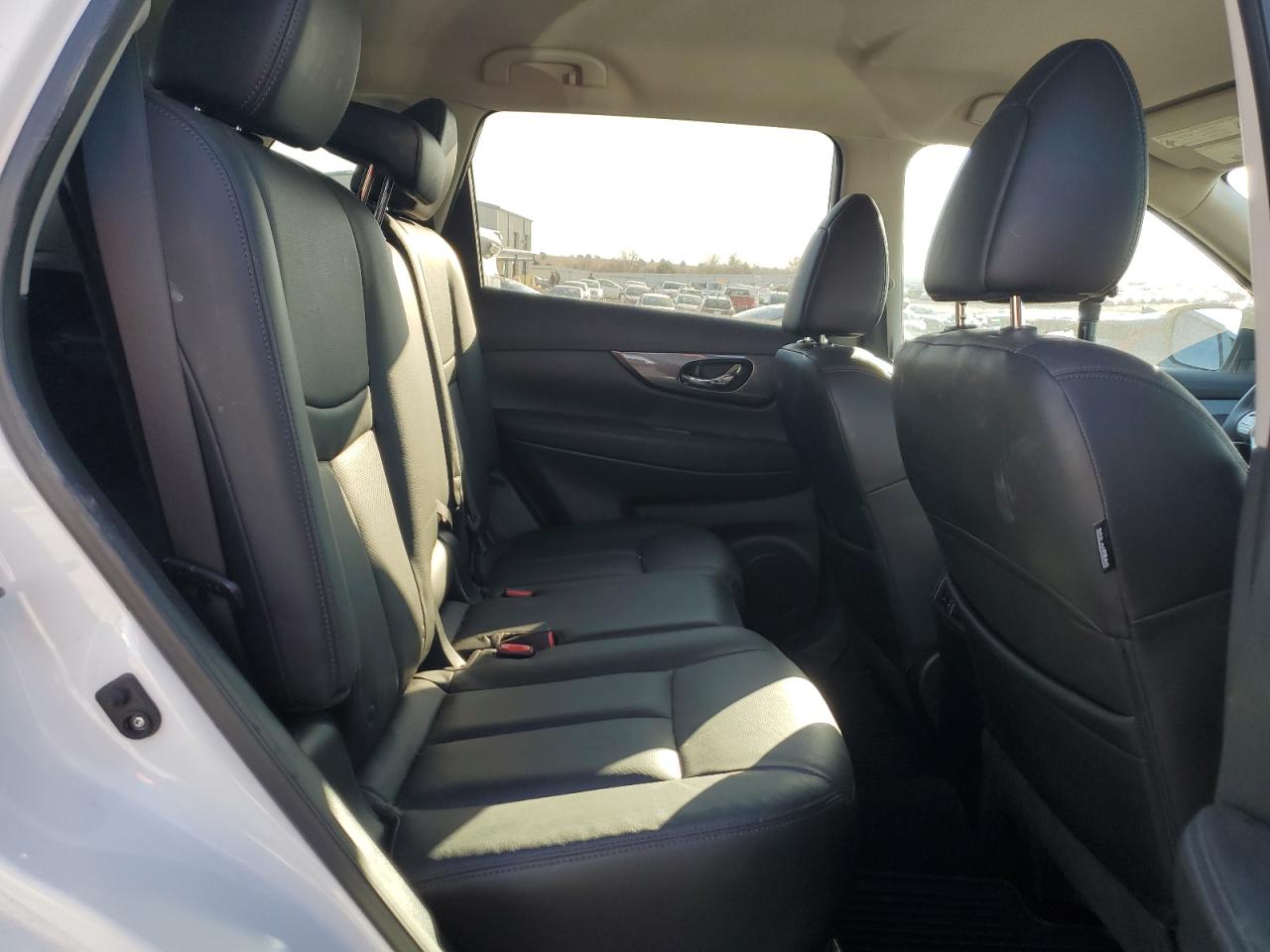 2015 Nissan Rogue - Image 11