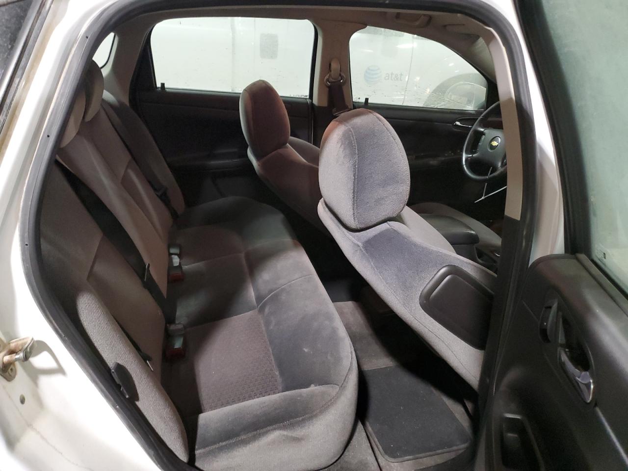 2010 Chevrolet Impala - Image 10