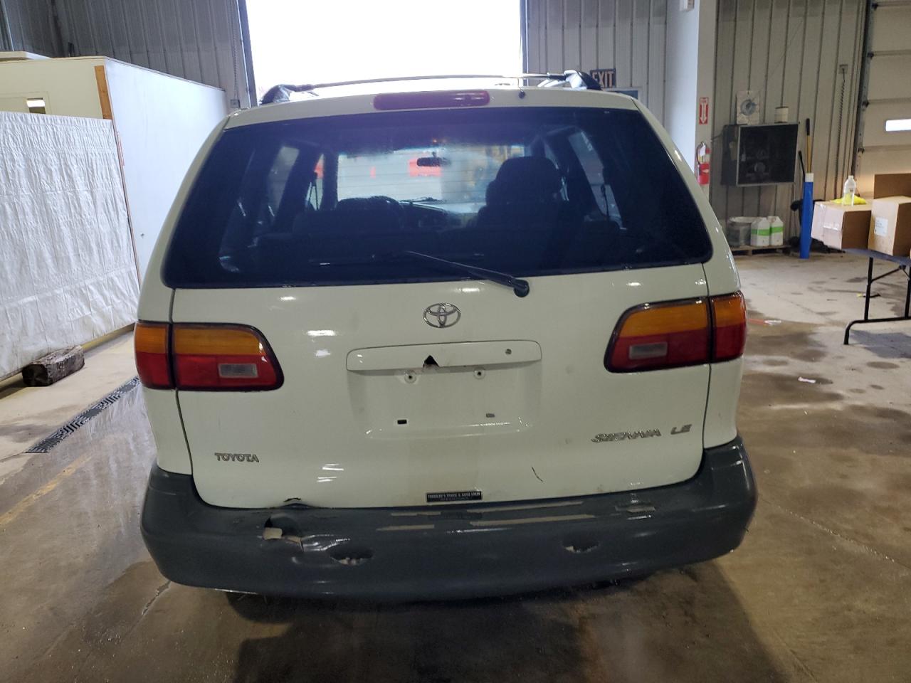 1999 Toyota Sienna - Image 6
