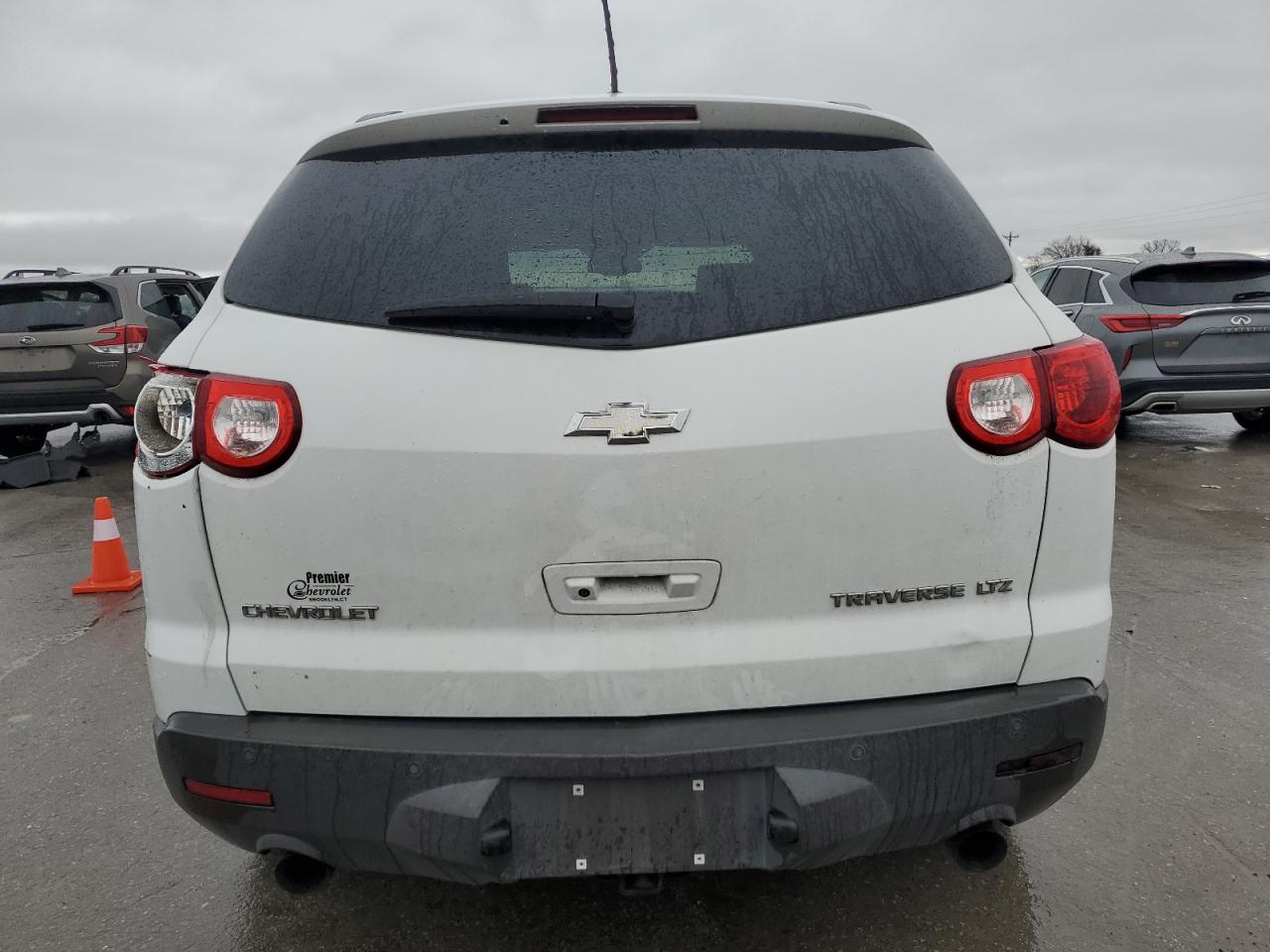 2009 Chevrolet Traverse - Image 6