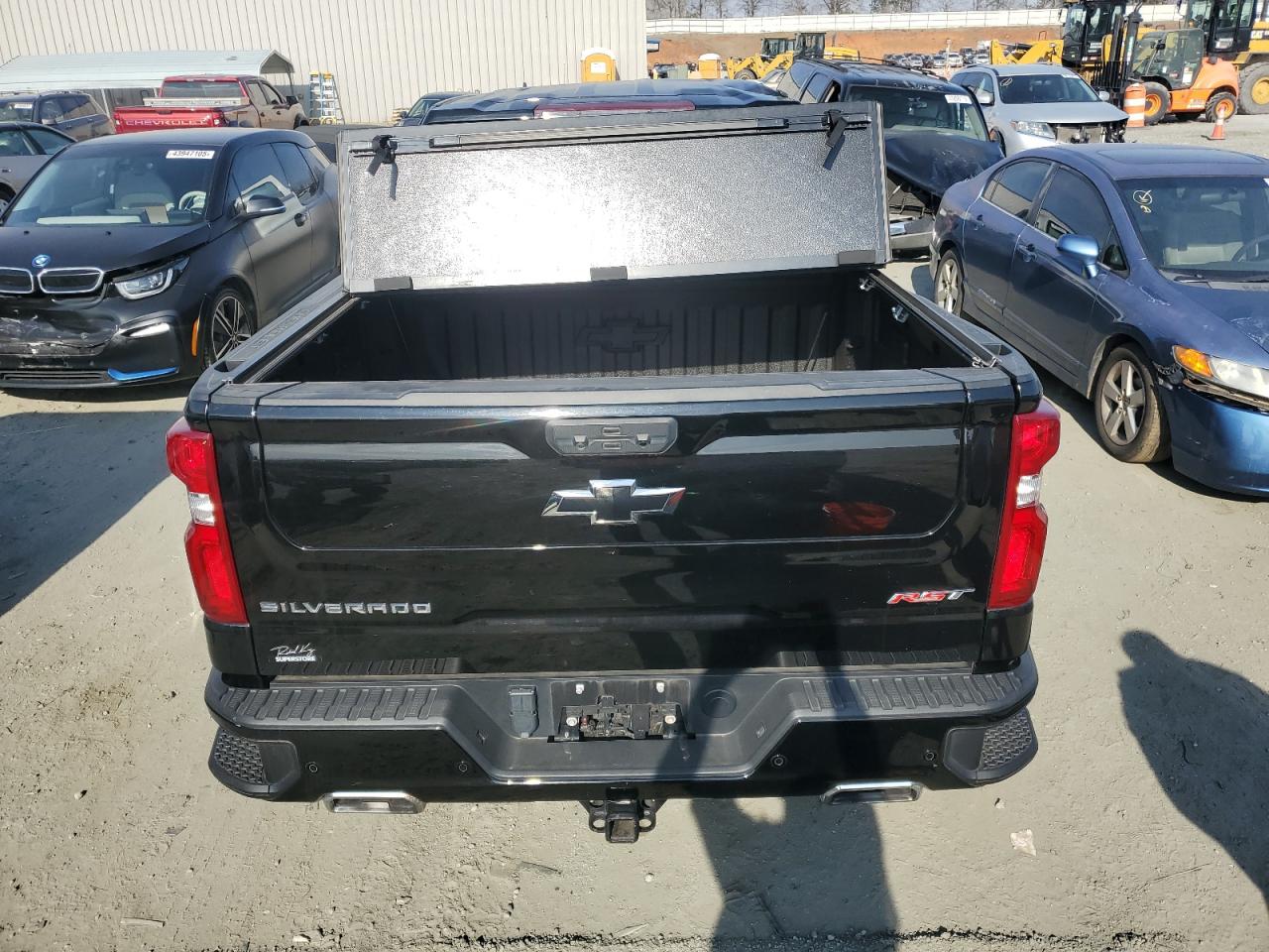 2022 Chevrolet Silverado - Image 6