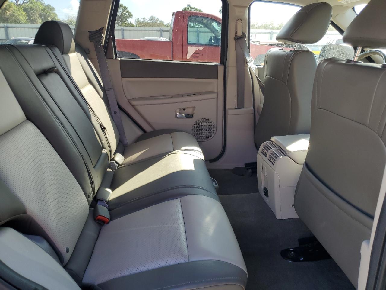 2008 Jeep Grand Cherokee - Image 11
