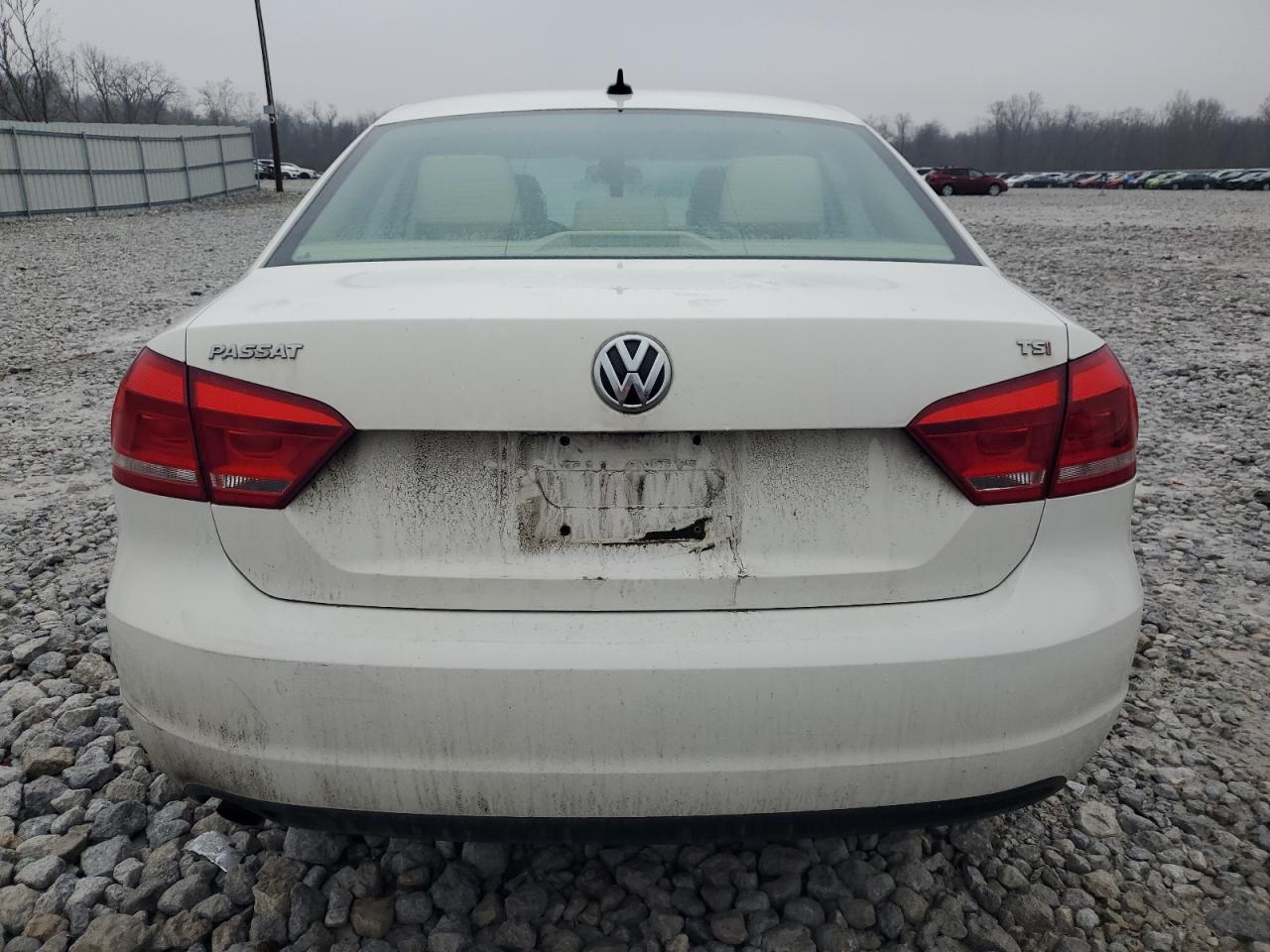 2014 Volkswagen Passat - Image 6