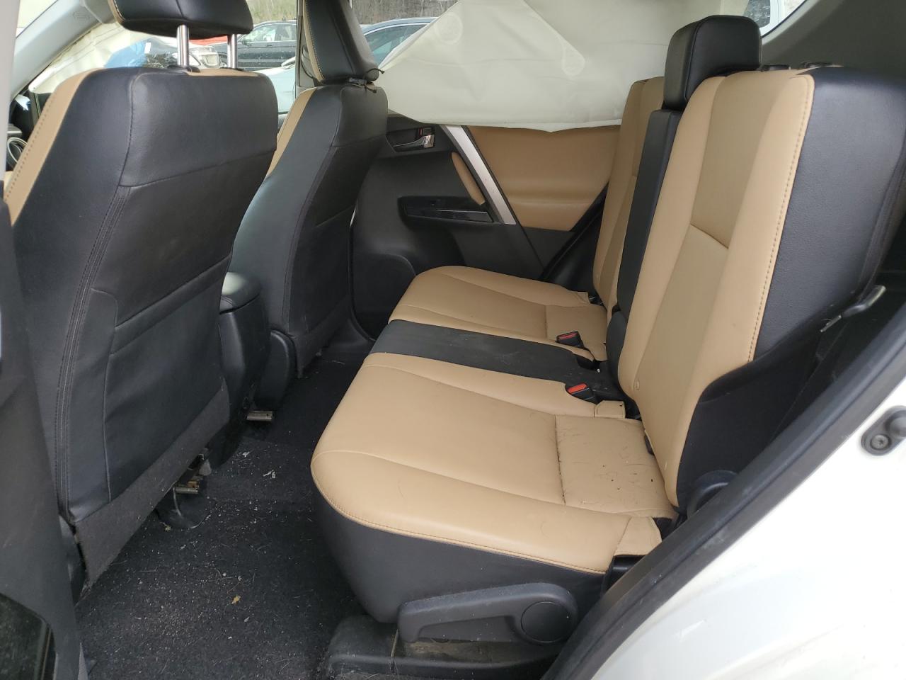 2018 Toyota RAV 4 - Image 11