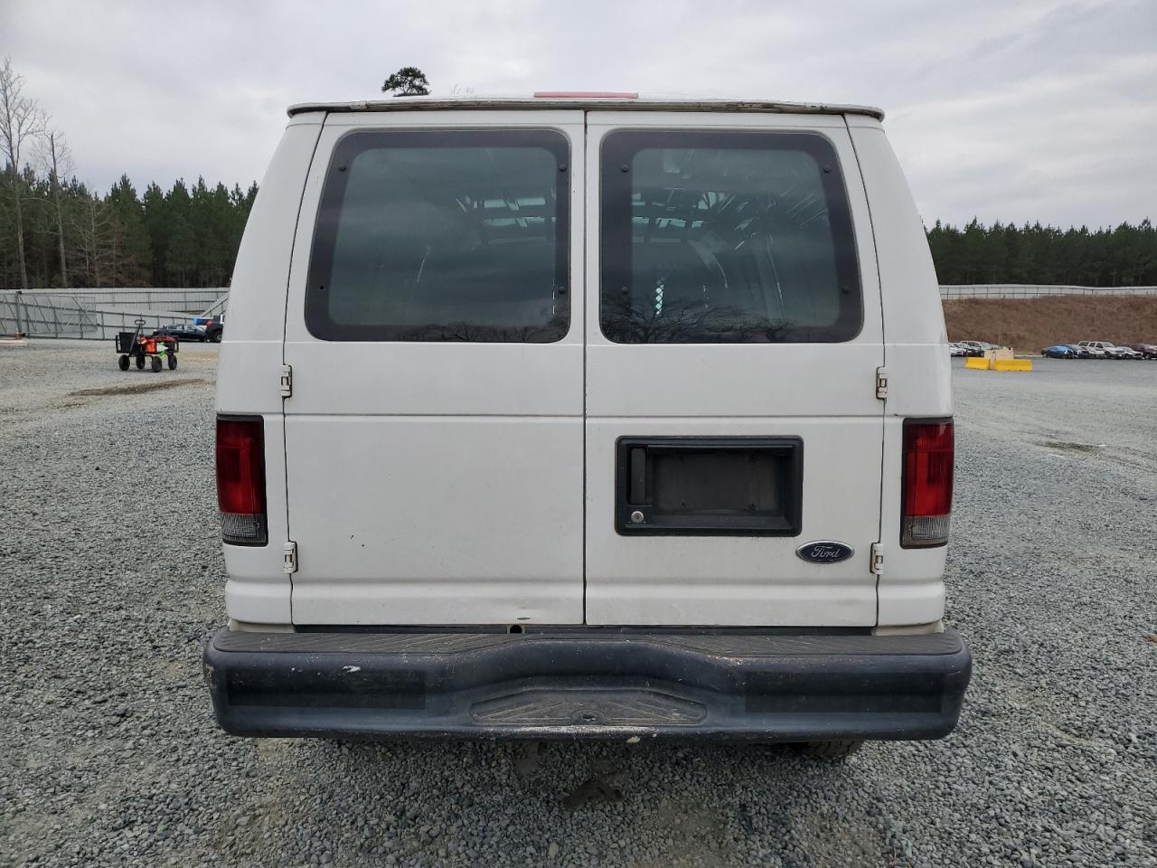 2011 Ford Econoline - Image 6