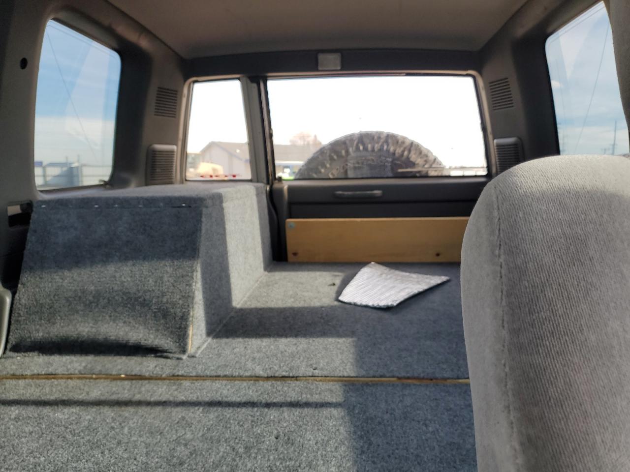 2001 Isuzu Trooper - Image 10