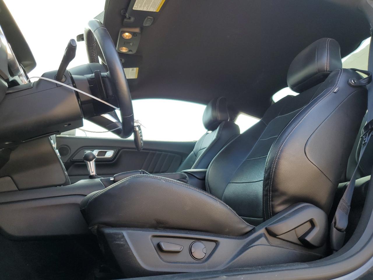 2020 Ford Mustang - Image 7