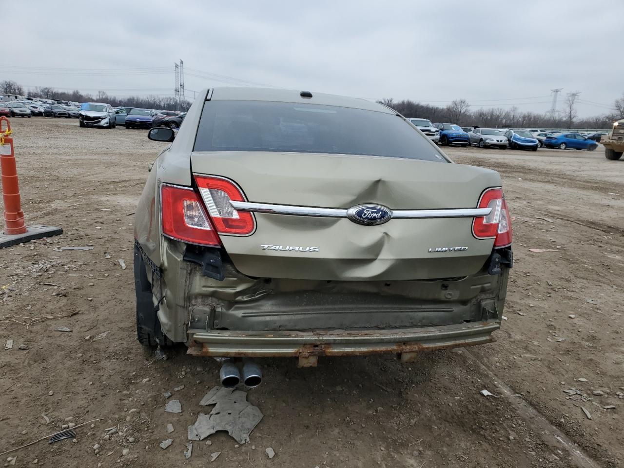 2012 Ford Taurus - Image 6