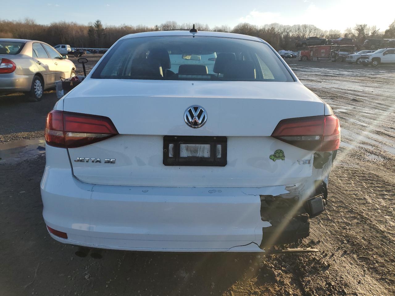 2017 Volkswagen Jetta - Image 6