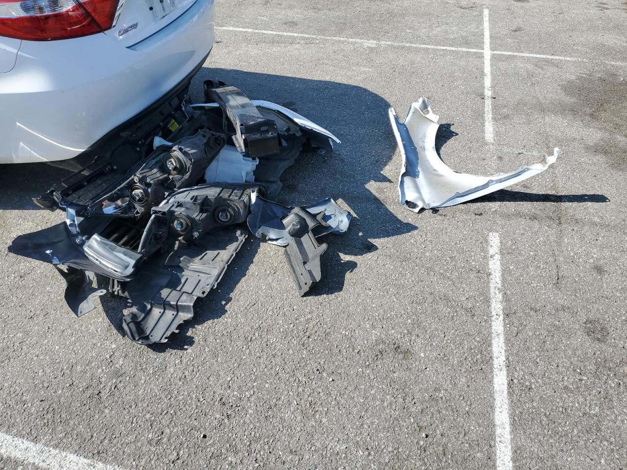 2016 Toyota Camry - Image 12
