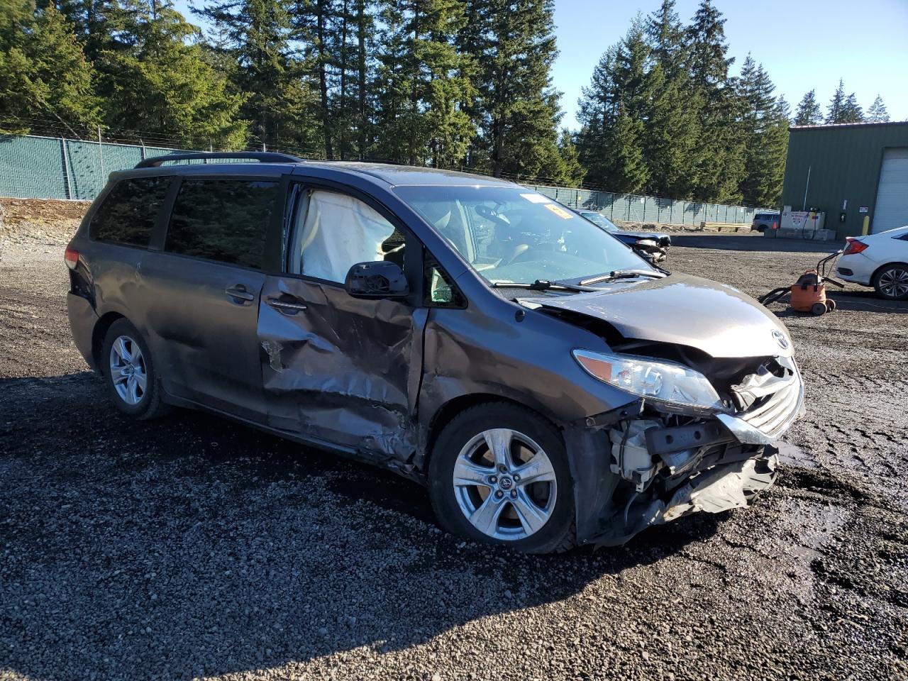 2013 Toyota Sienna - Image 4