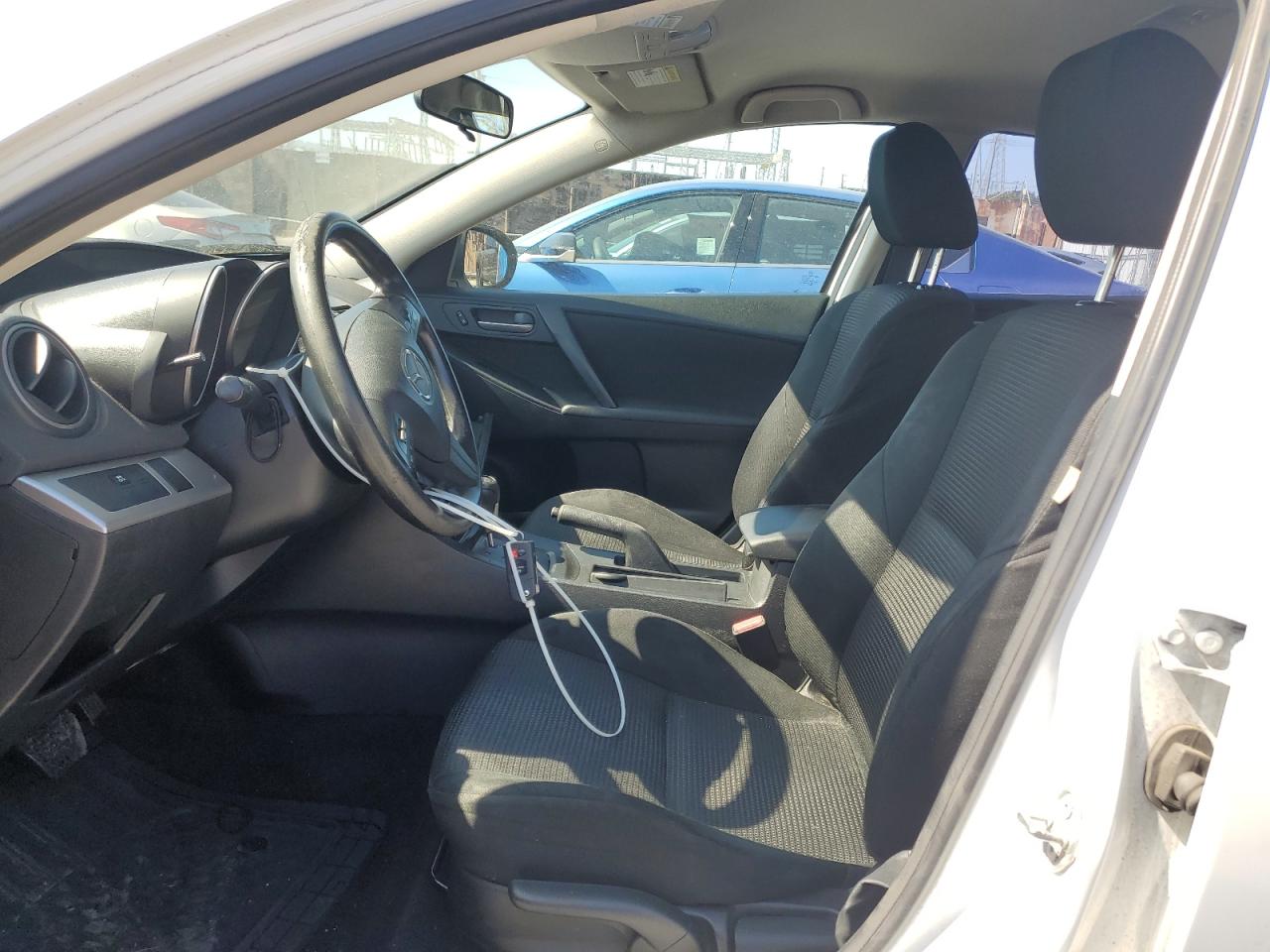 2013 Mazda 3 - Image 7