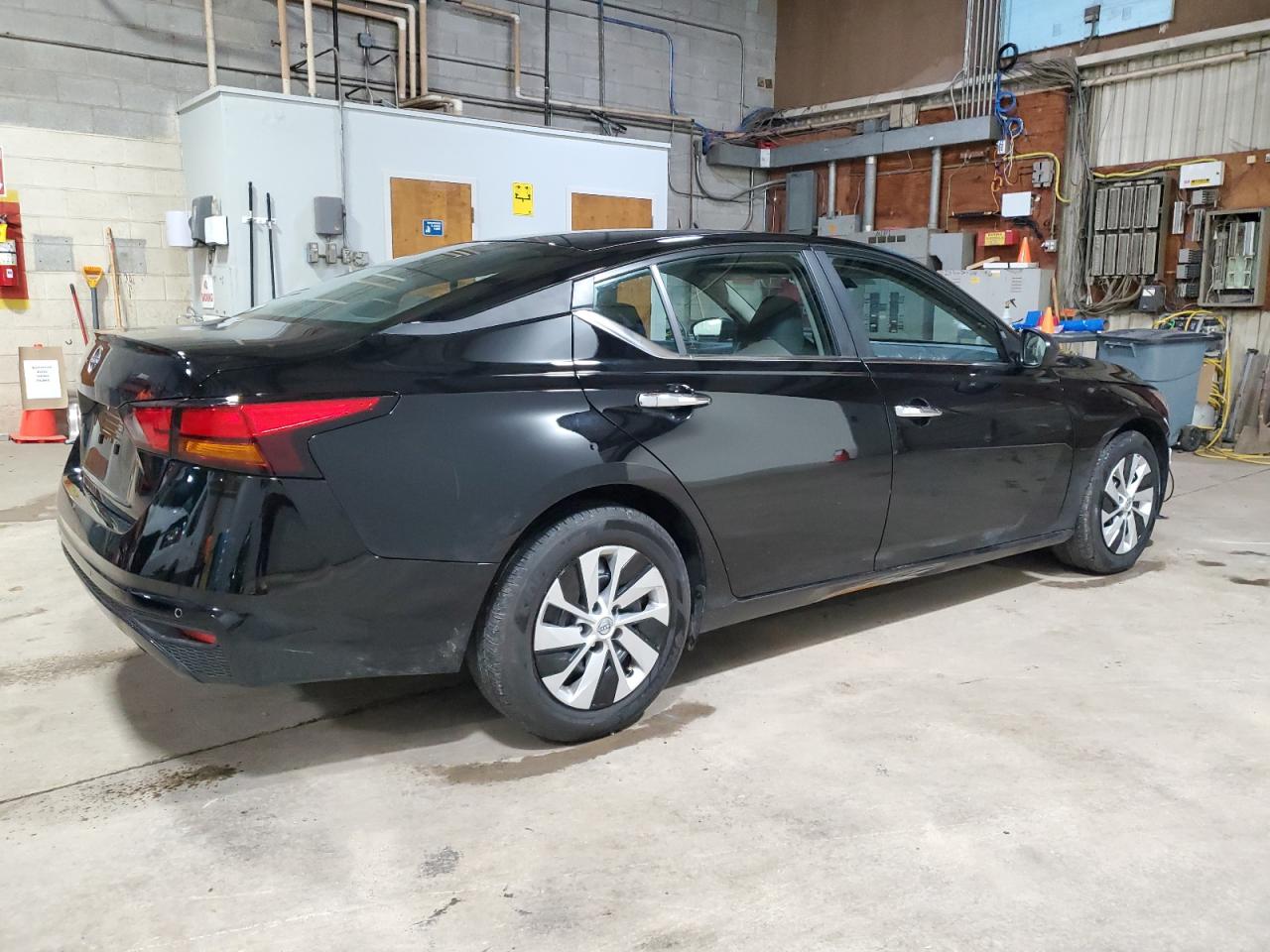 2024 Nissan Altima - Image 3