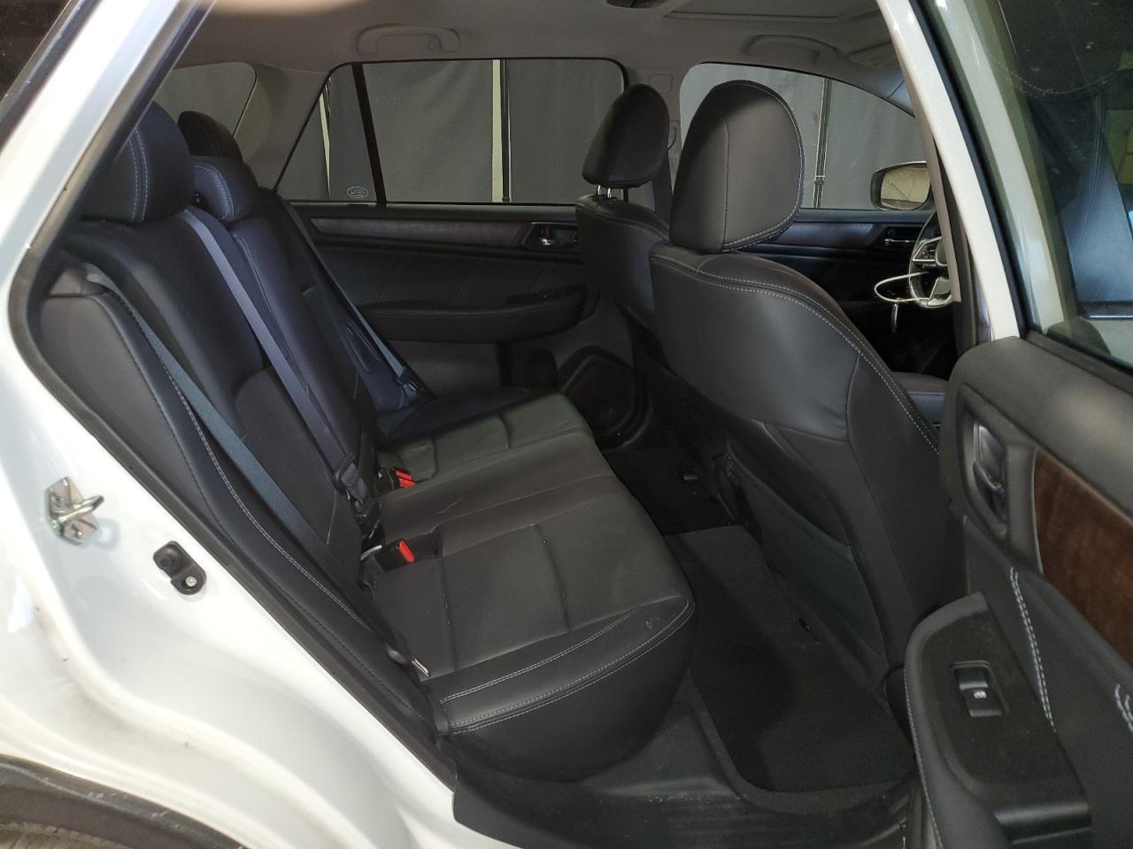 2018 Subaru Outback - Image 10