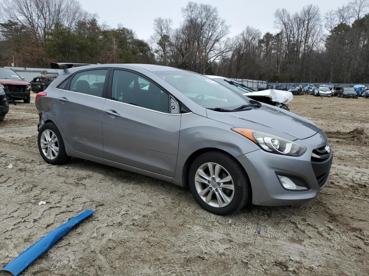2013 Hyundai Elantra - Image 4