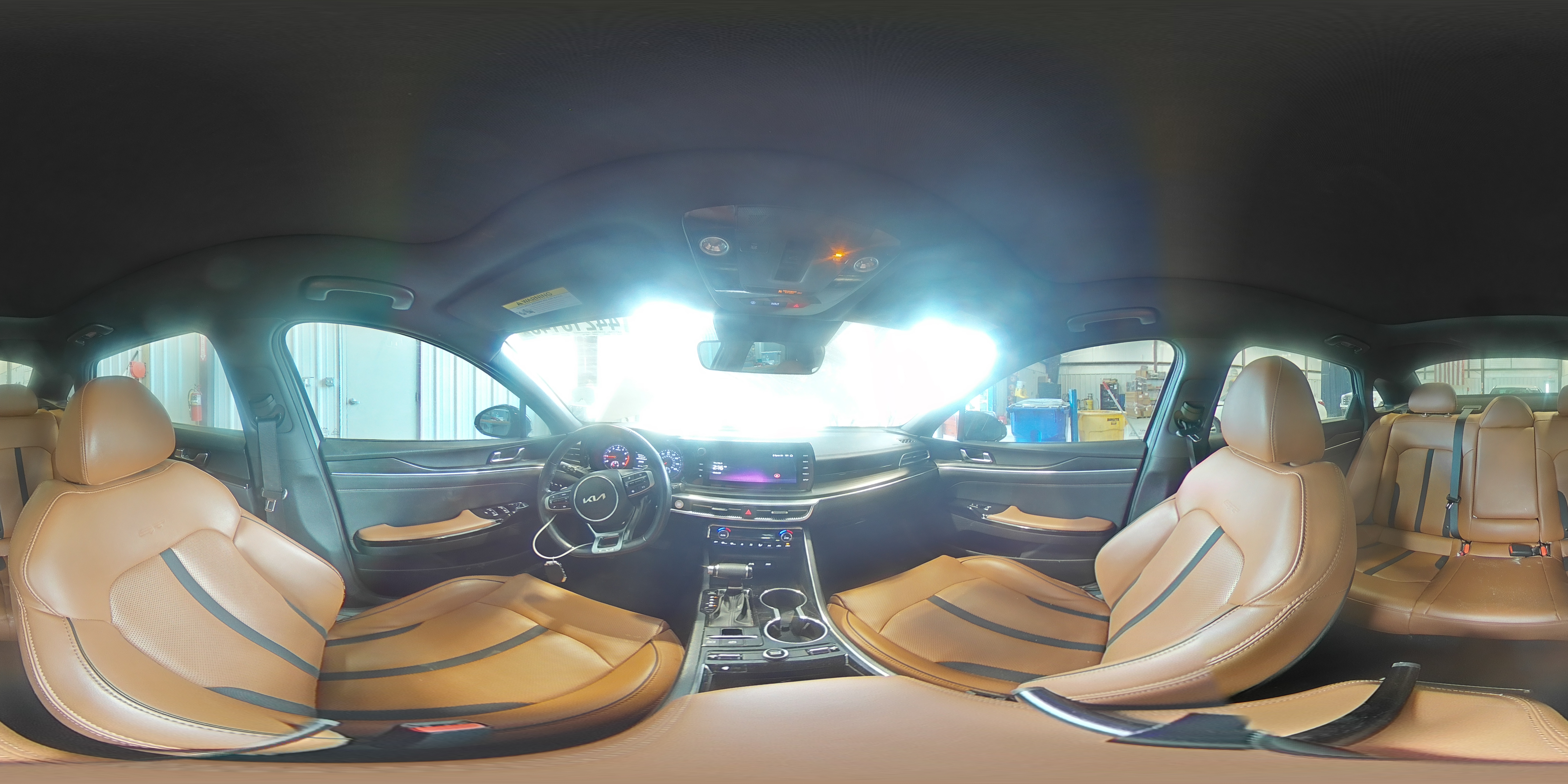 2023 Kia K5 - Image 13