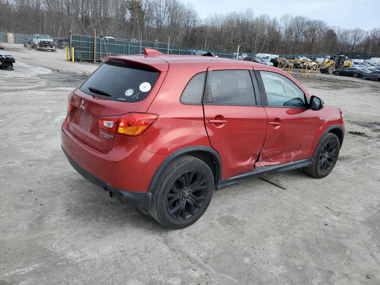 2017 Mitsubishi Outlander - Image 3