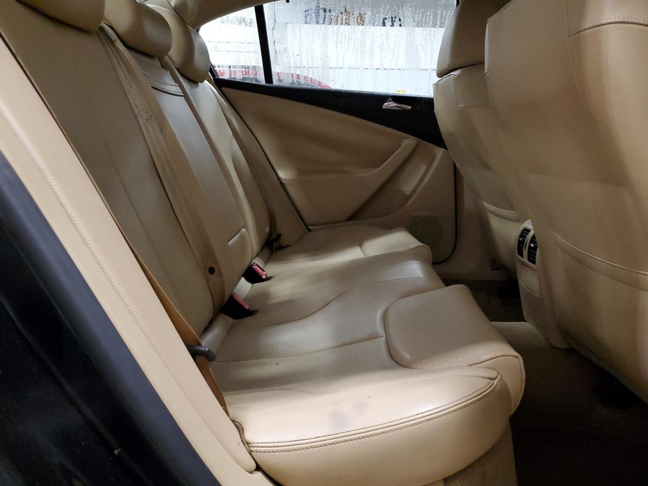 2008 Volkswagen Passat - Image 10