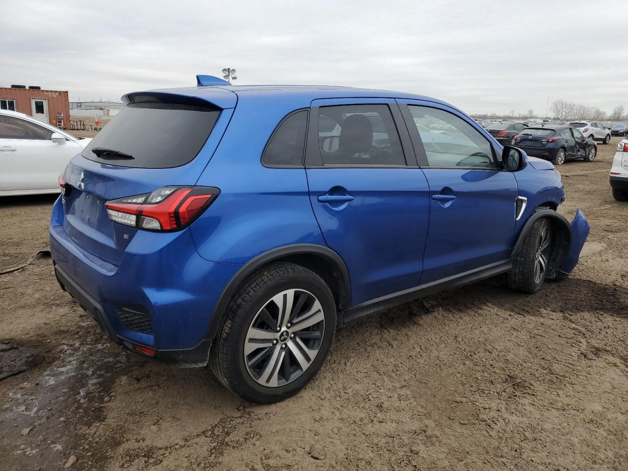 2021 Mitsubishi Outlander - Image 3