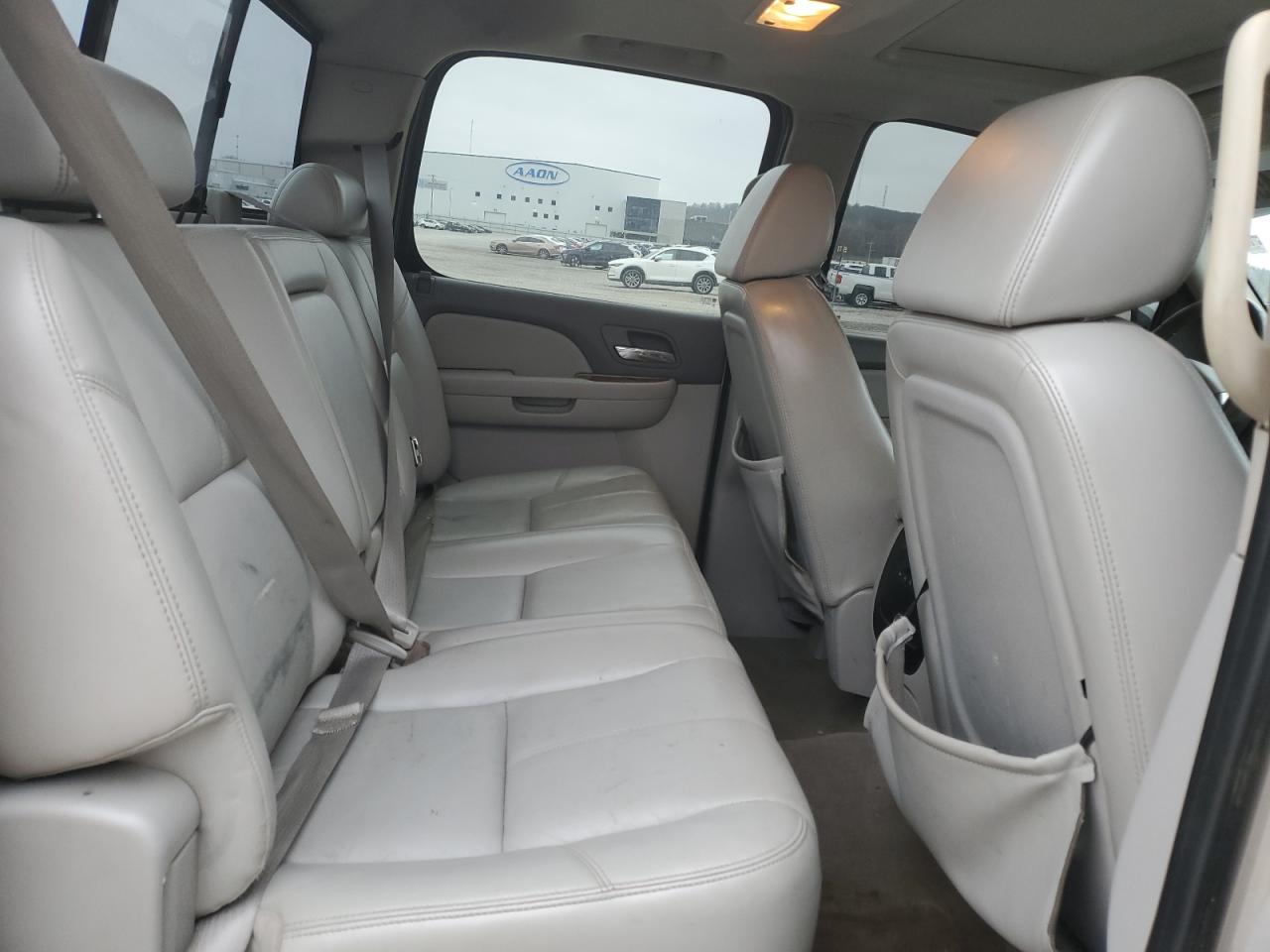 2007 GMC Sierra - Image 10