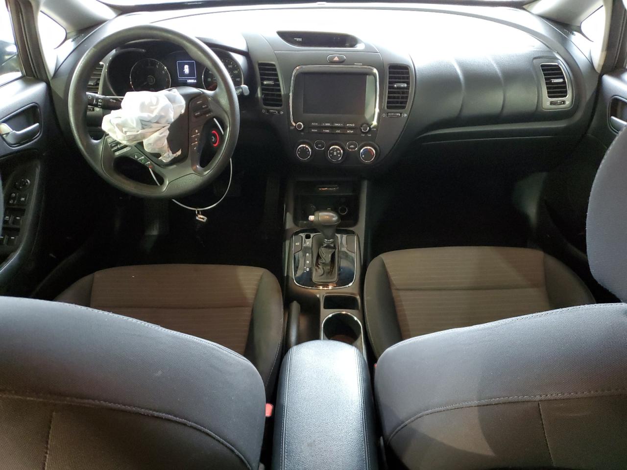 2018 Kia Forte - Image 8