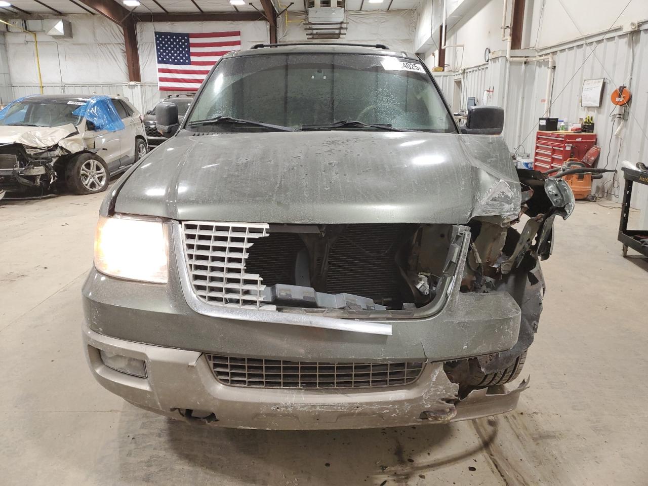 2004 Ford Expedition - Image 5