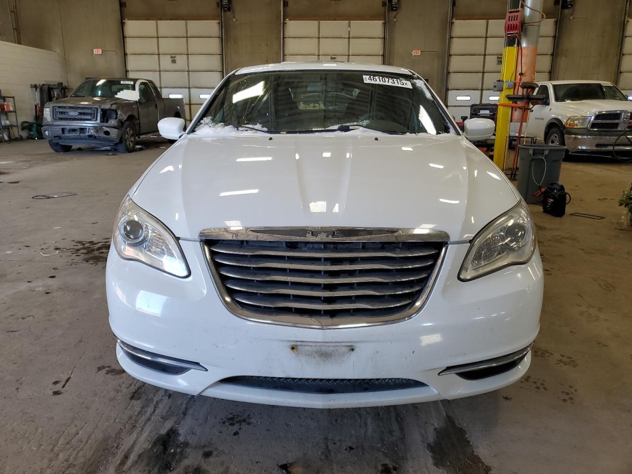 2013 Chrysler 200 - Image 5