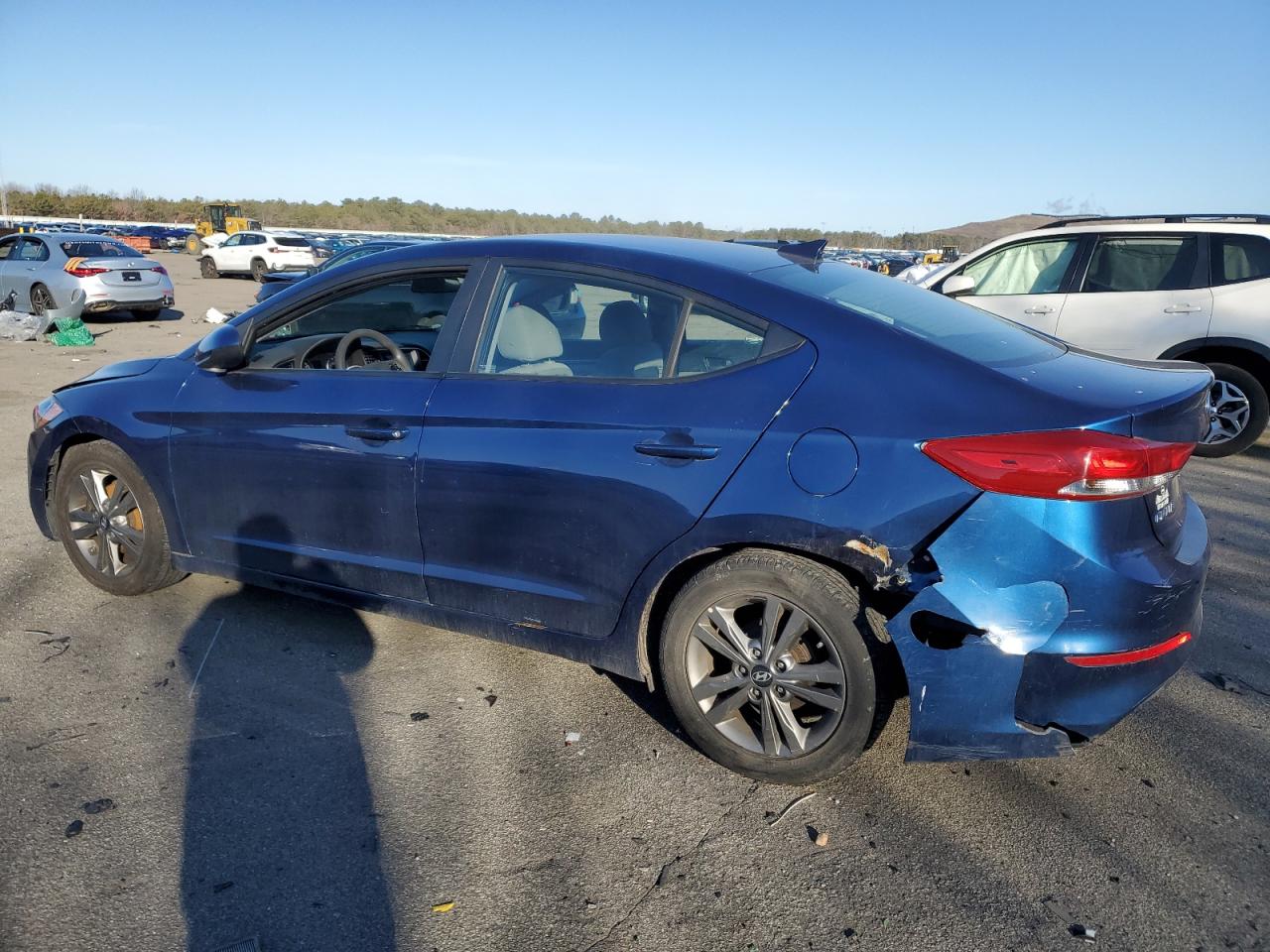 2017 Hyundai Elantra - Image 2