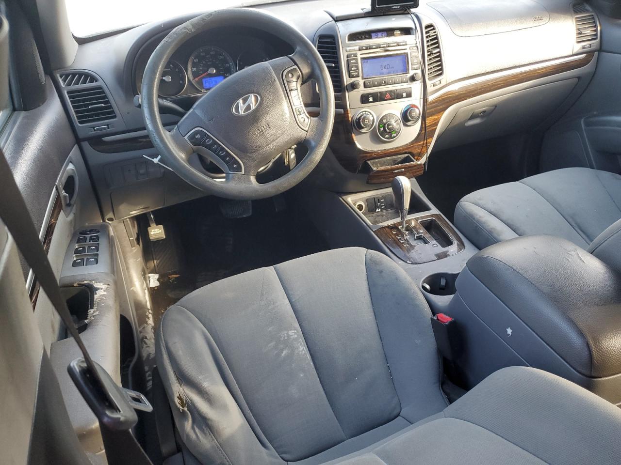2011 Hyundai Santa Fe - Image 8