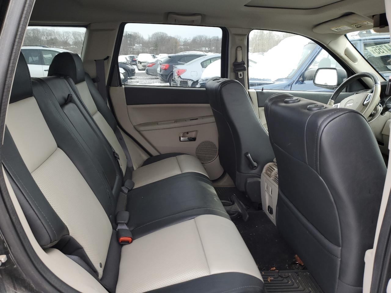 2008 Jeep Grand Cherokee - Image 11