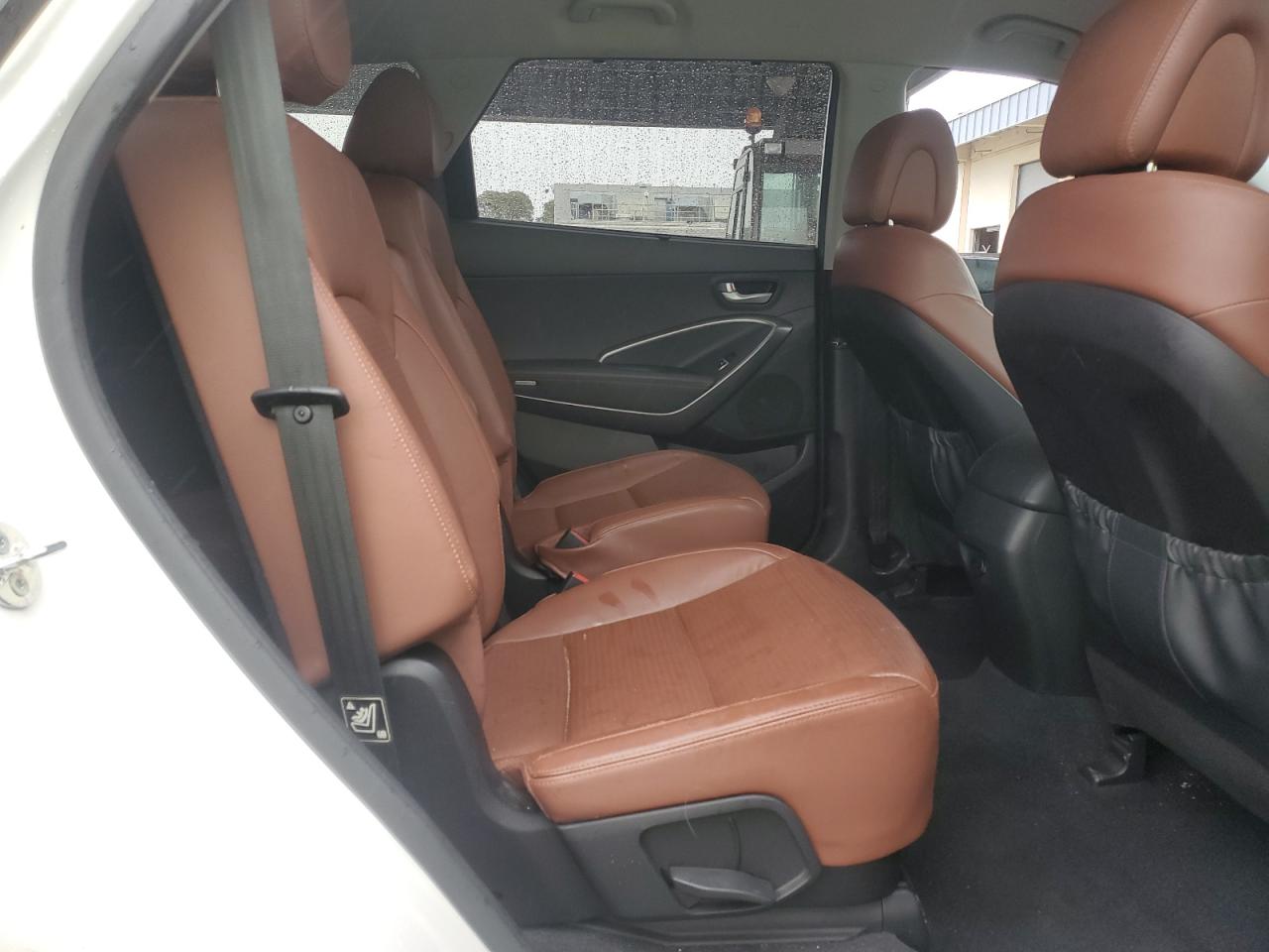 2014 Hyundai Santa Fe - Image 11