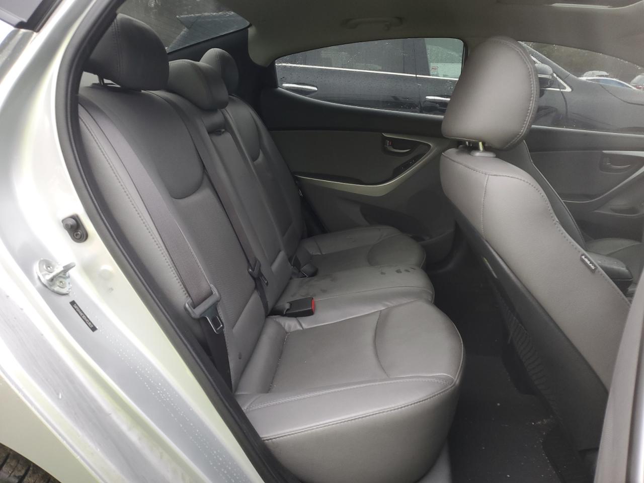 2013 Hyundai Elantra - Image 10