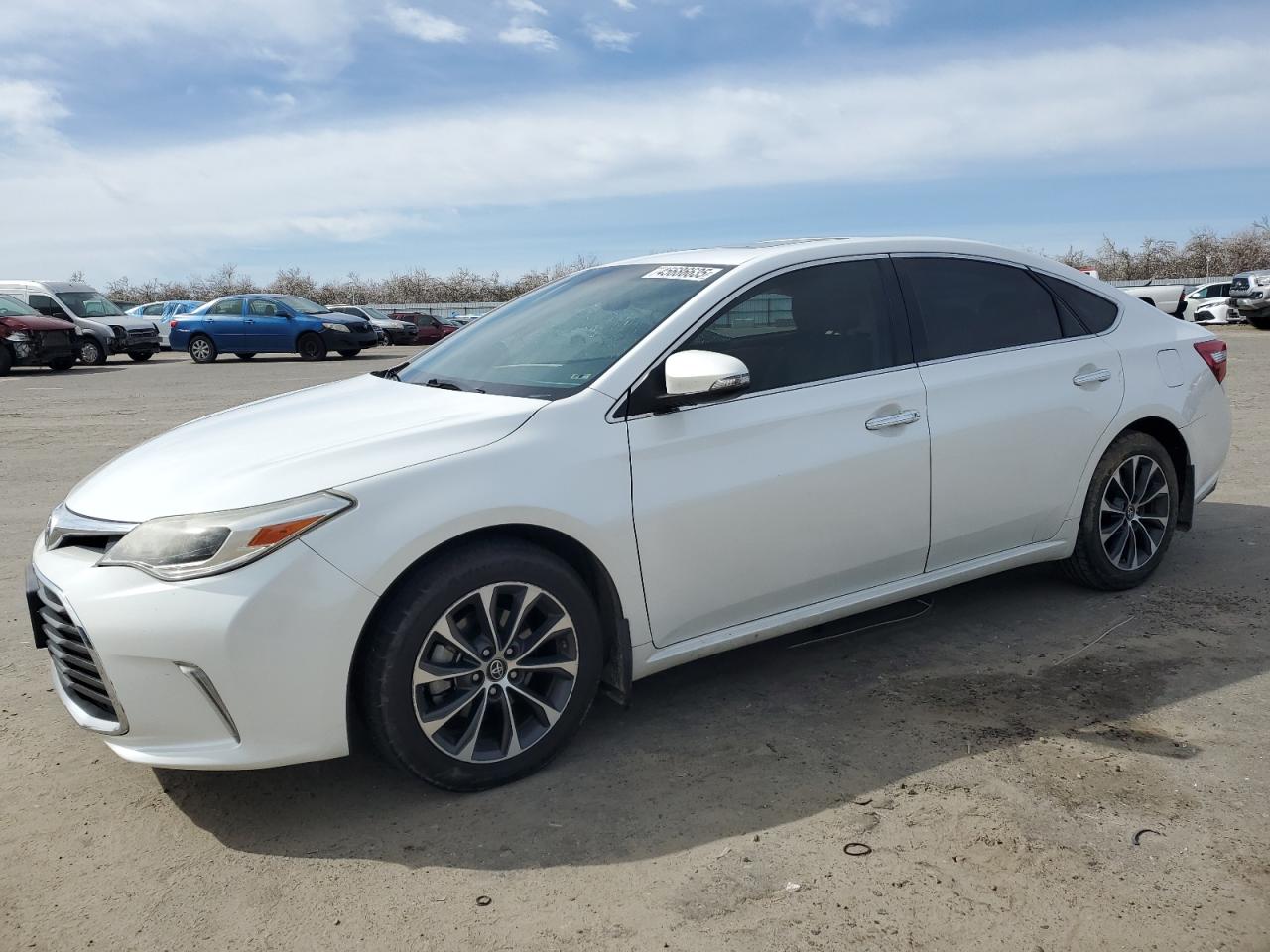 2016 Toyota Avalon - Image 1