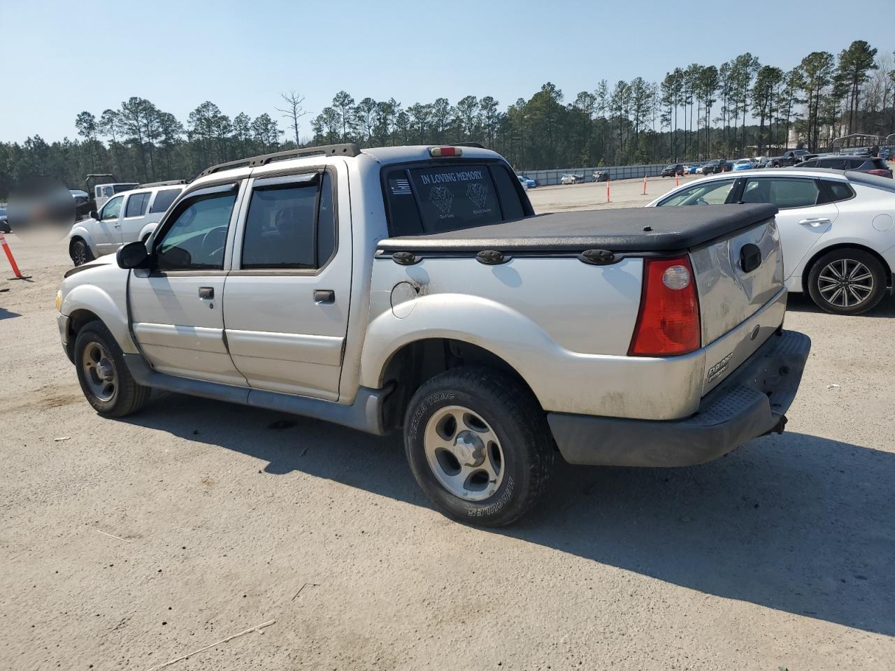 2004 Ford Explorer - Image 2