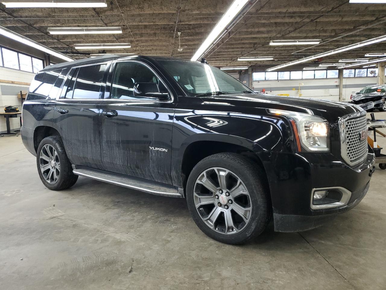 2016 GMC Yukon - Image 4