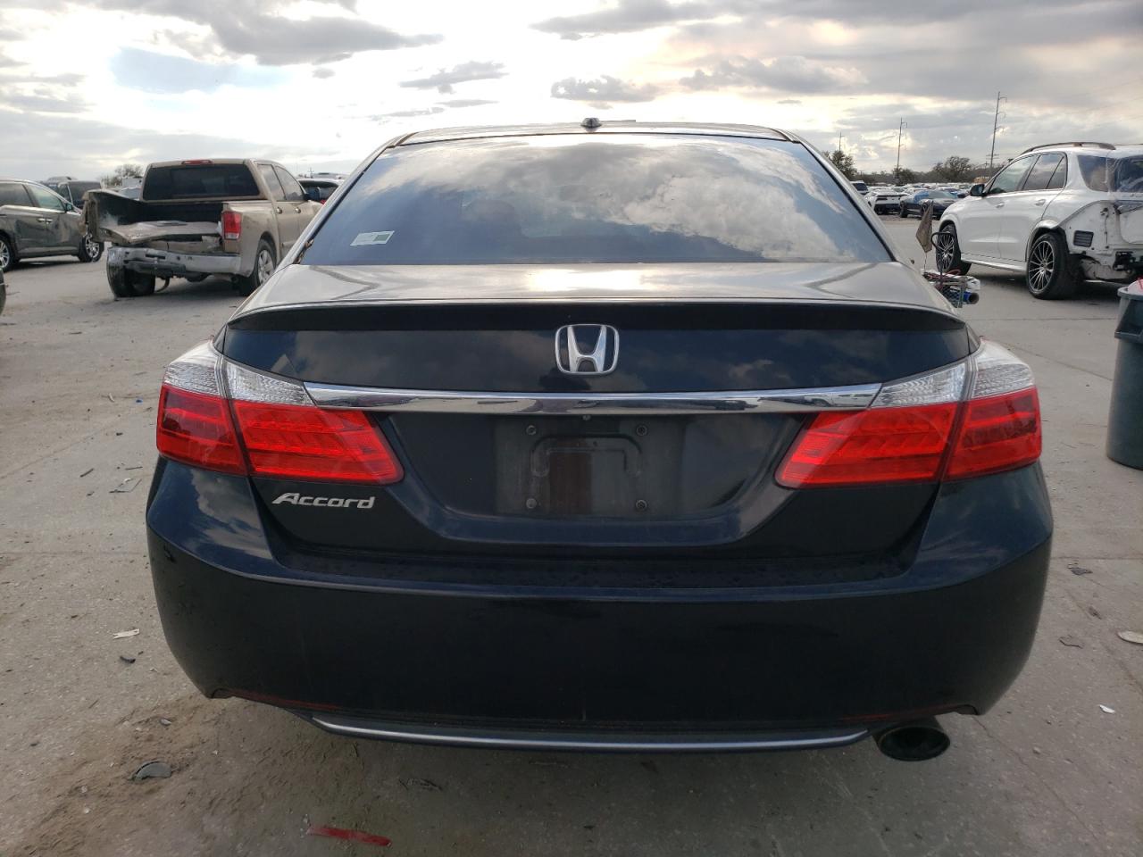 2015 Honda Accord - Image 6
