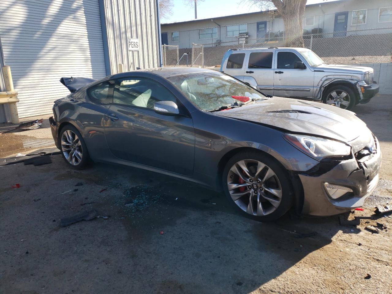 2016 Hyundai Genesis - Image 4