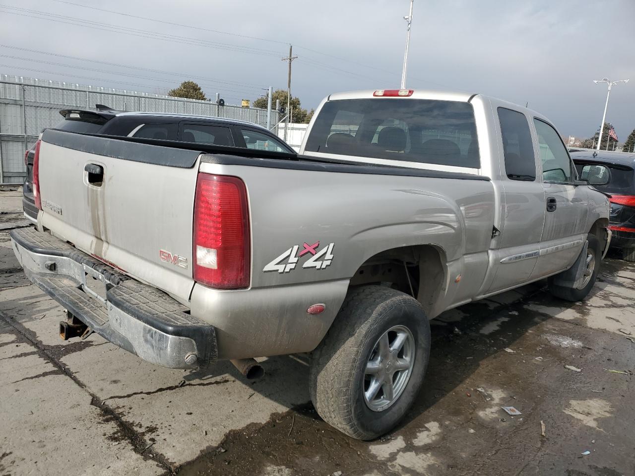 2005 GMC Sierra - Image 3