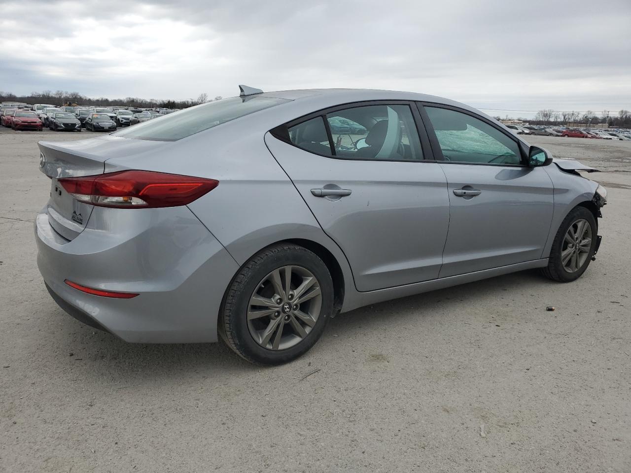 2017 Hyundai Elantra - Image 3