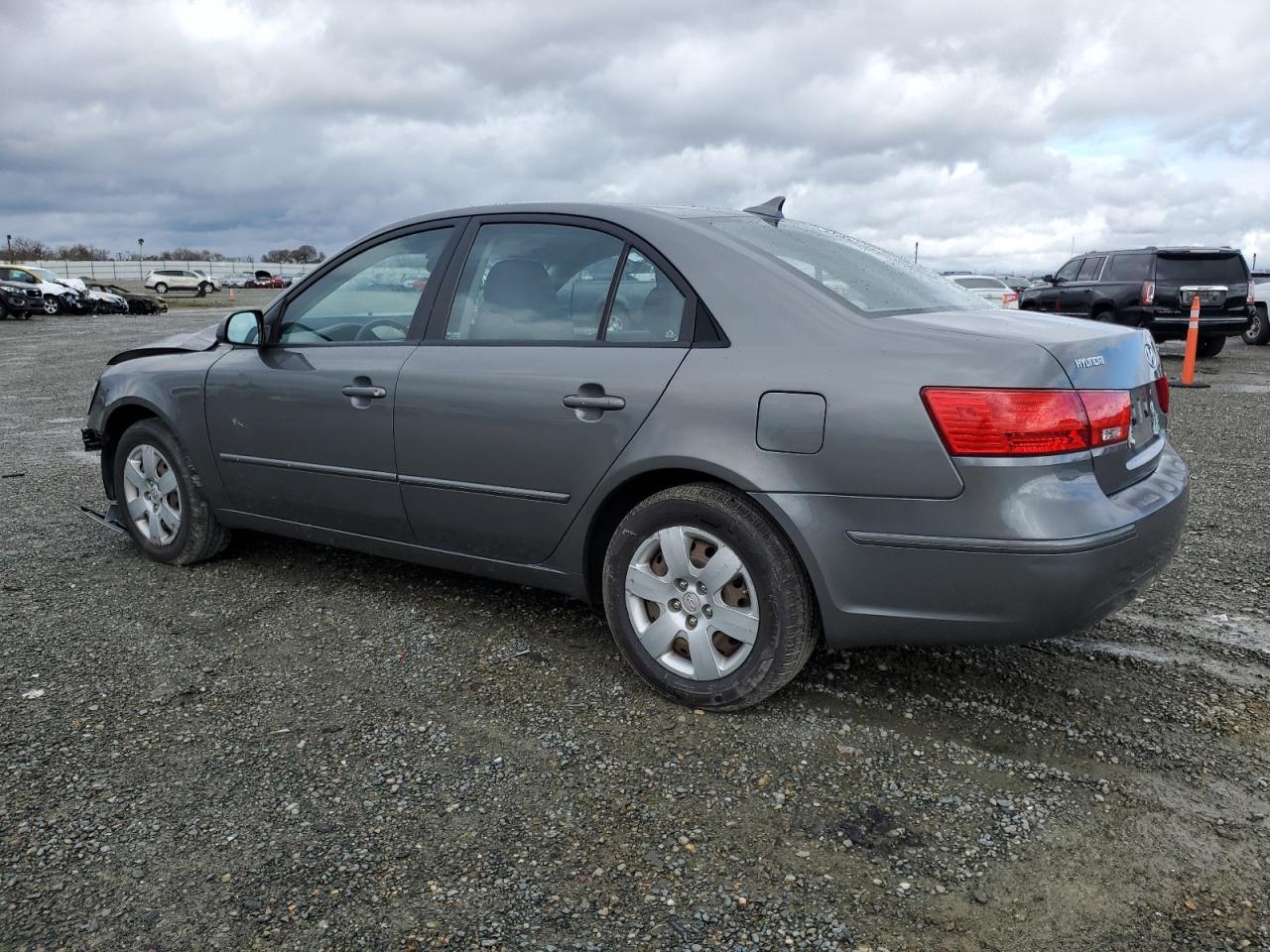 2010 Hyundai Sonata - Image 2