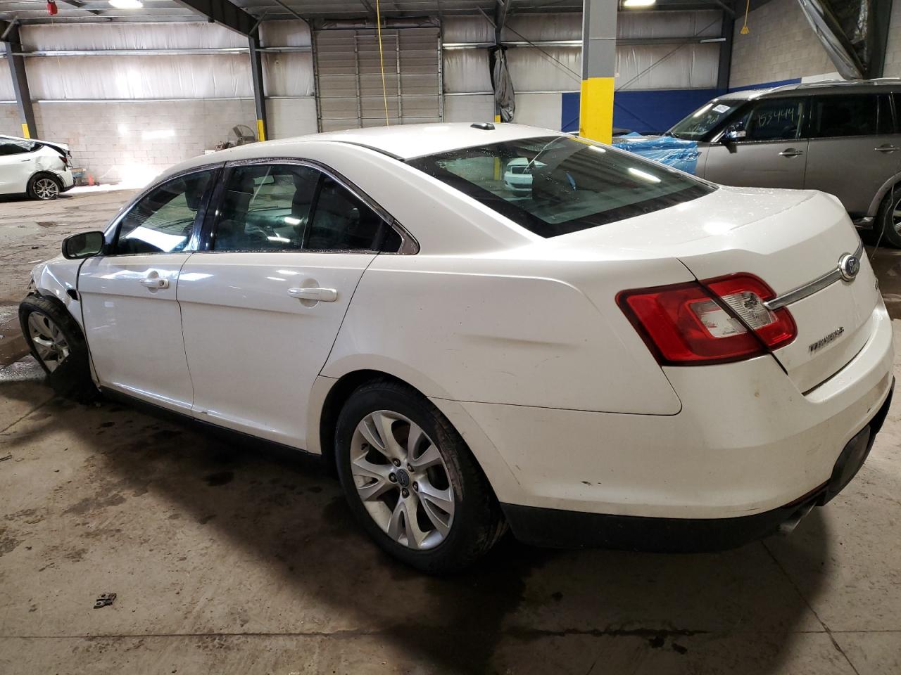 2011 Ford Taurus - Image 2